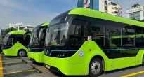 VinBus đưa vào vận hành 58 xe buýt điện VinFast EB 8 tại TP. HCM